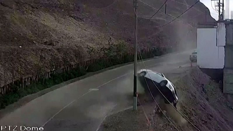 Peruánský řidič měl nehodu jako v akčním filmu